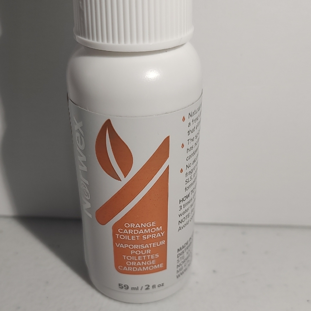 Norwex White and Orange Cleaning Spray - Picture 2 of 6